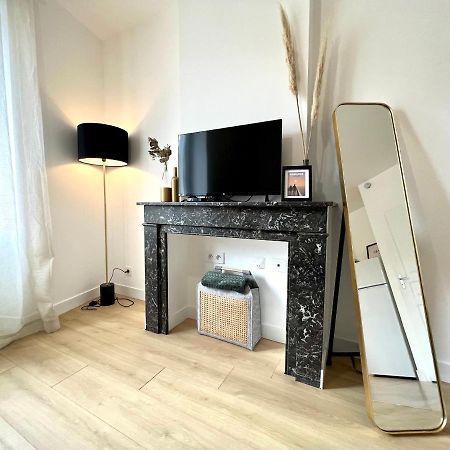 Suite ~ Romance Estivale ~ A 15 Min De Lyon Miribel  Extérieur photo