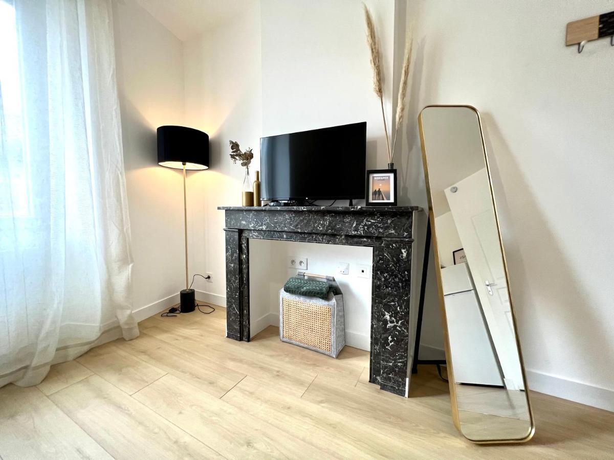 Suite ~ Romance Estivale ~ A 15 Min De Lyon Miribel  Extérieur photo